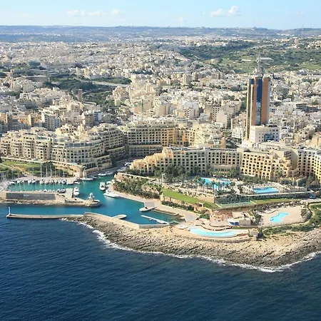 Seafront With Balcony * San Ġiljan